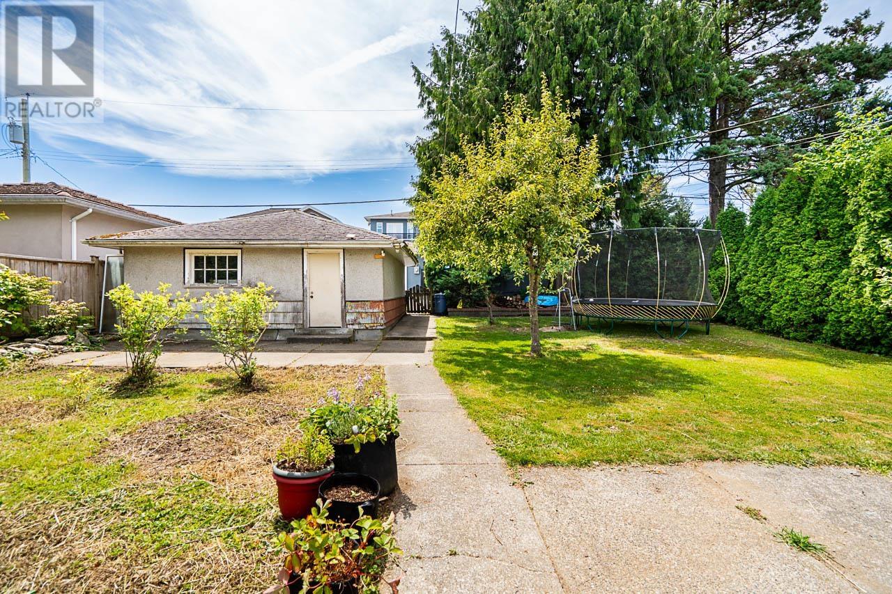 3724 Kincaid Street, Burnaby, British Columbia  V5G 1V5 - Photo 9 - R3024929