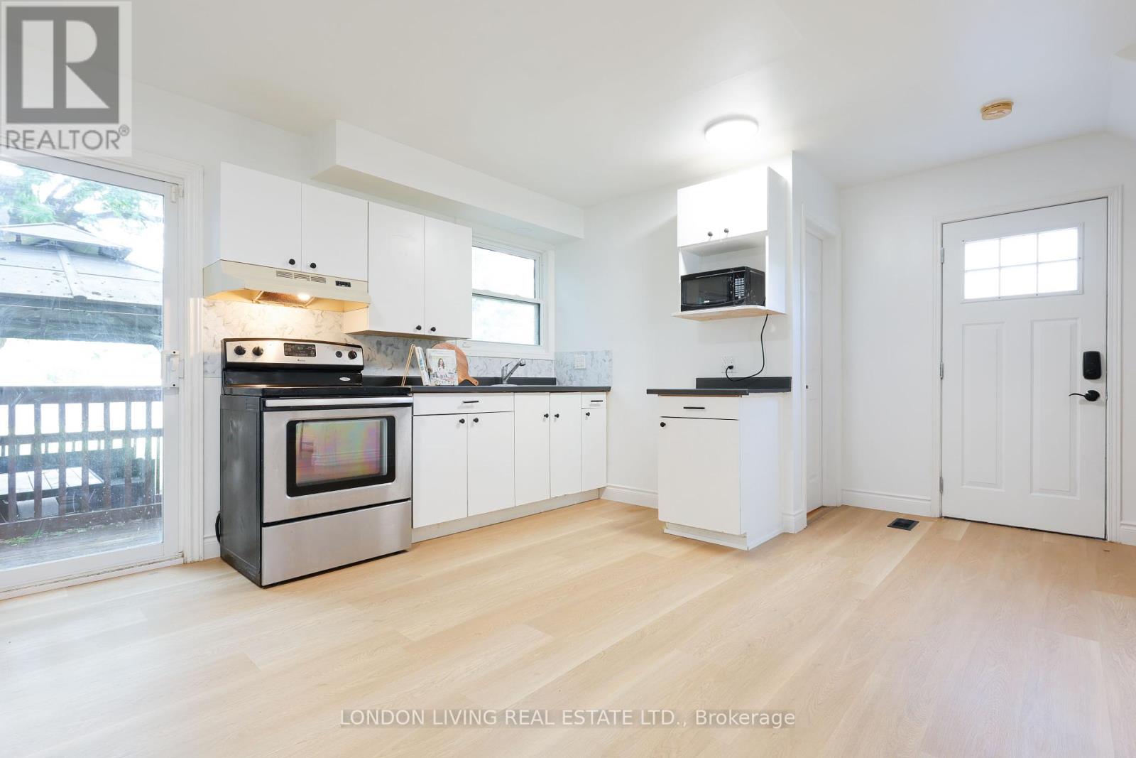 146 Culver Crescent, London East, Ontario  N5V 3G7 - Photo 6 - X12284118