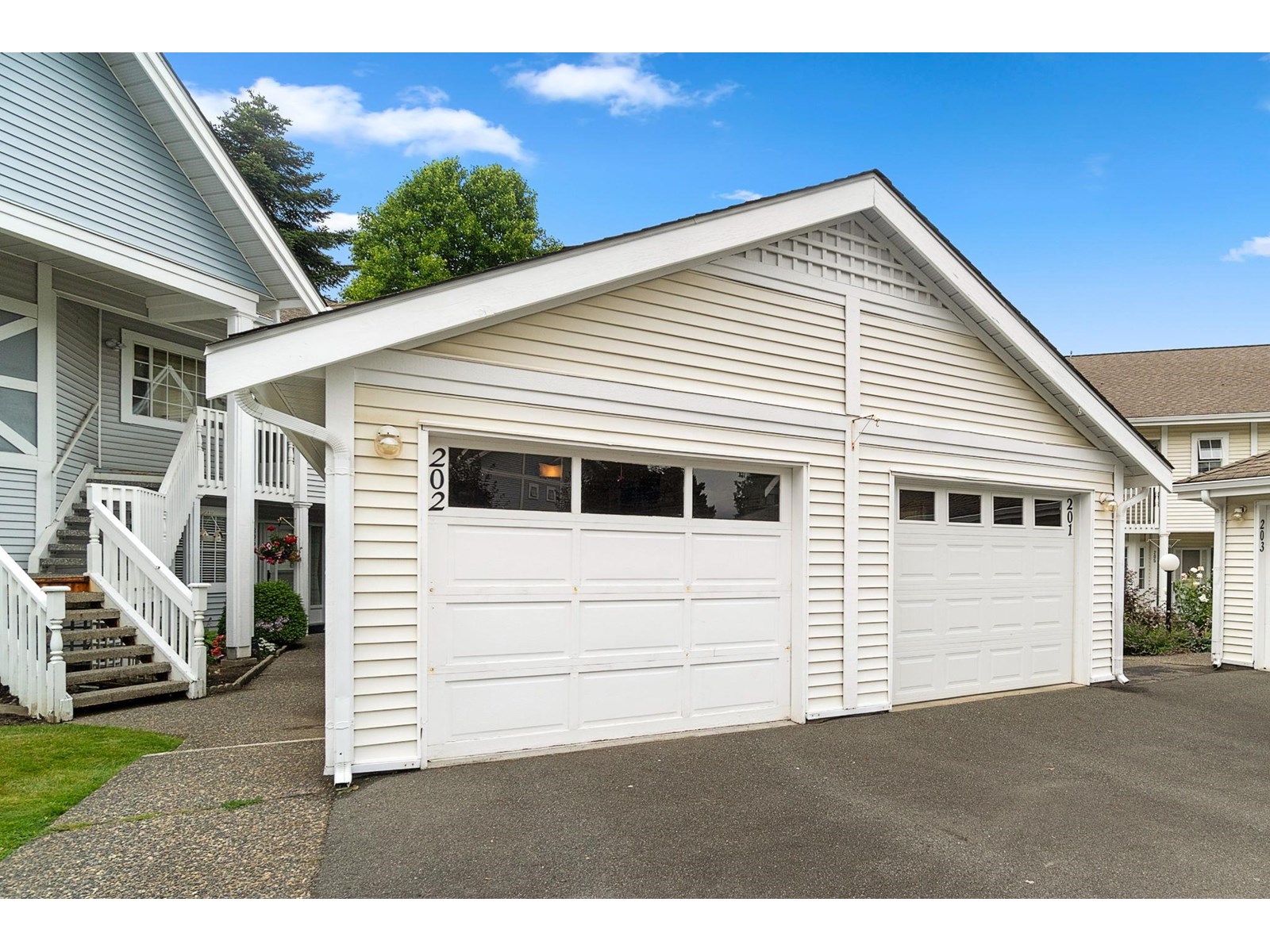 202 9109 154 Street Street, Surrey, British Columbia  V3R 9G8 - Photo 3 - R3025196