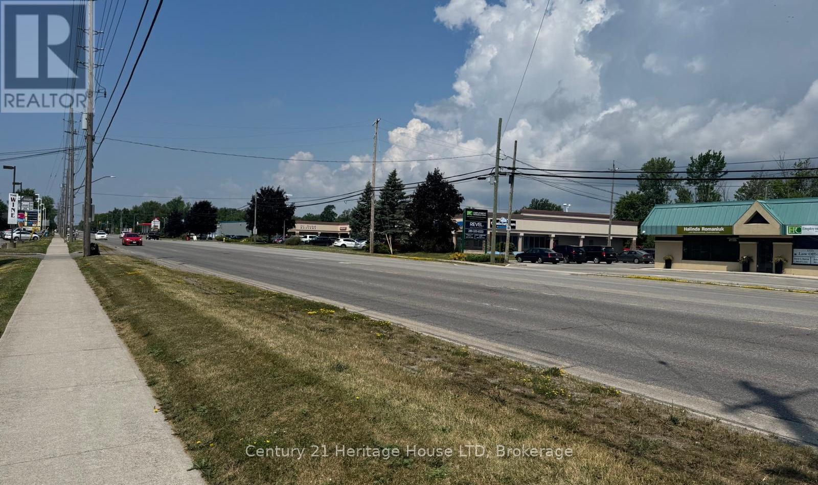 1233 Garrison Road, Fort Erie, Ontario  L2A 1P2 - Photo 4 - X12278446