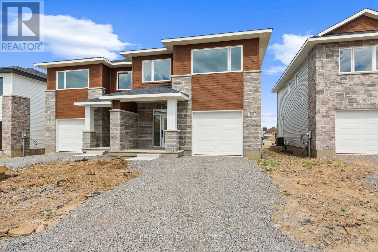 Property at 1004 MOORE STREET image 2