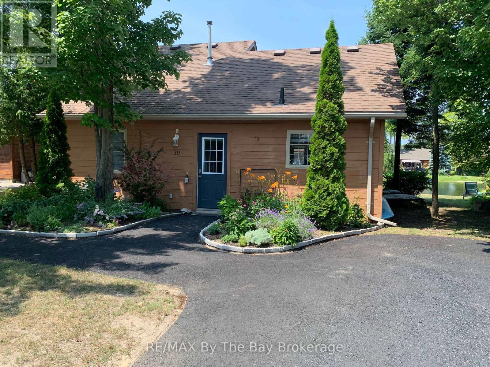 30 Cabin Crescent, Wasaga Beach, Ontario  L9Z 1X7 - Photo 1 - S12047295