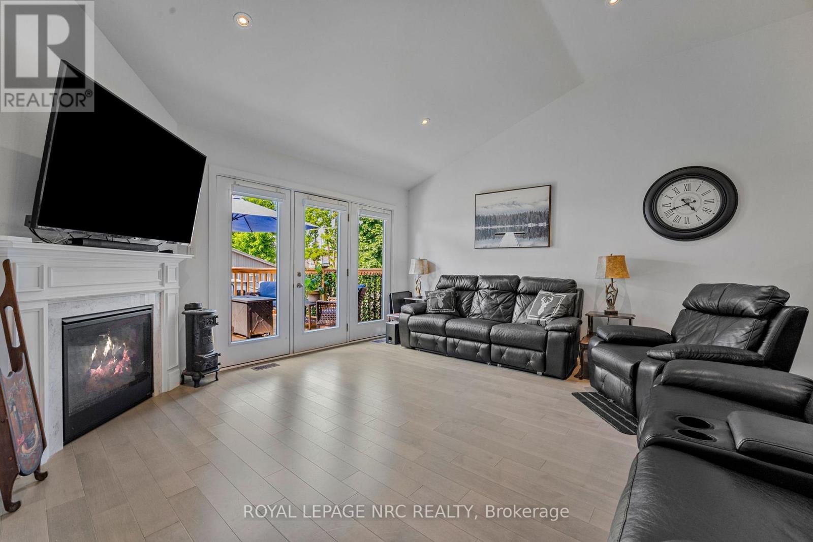 3604 Hibbard Street, Fort Erie (Ridgeway), Ontario  L0S 1N0 - Photo 4 - X12284111