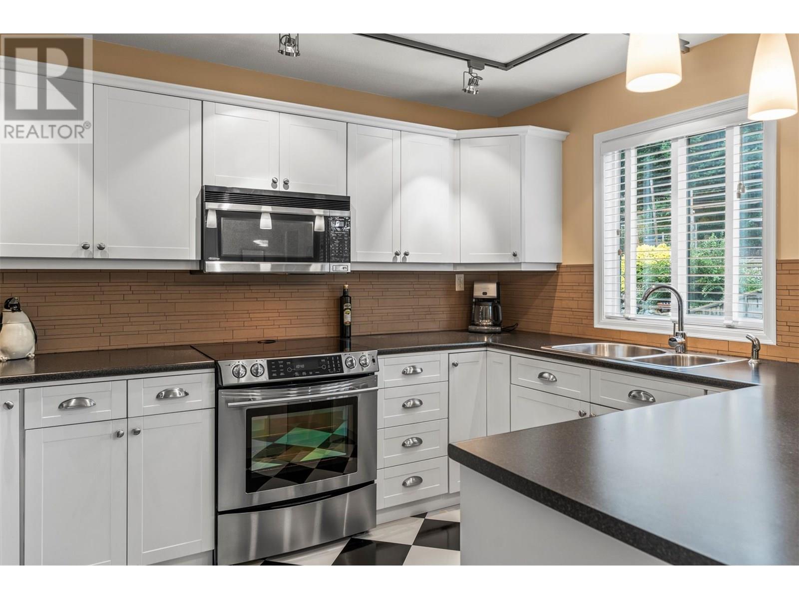 491 Terrace Drive, Coldstream, British Columbia  V1B 2W9 - Photo 18 - 10354926