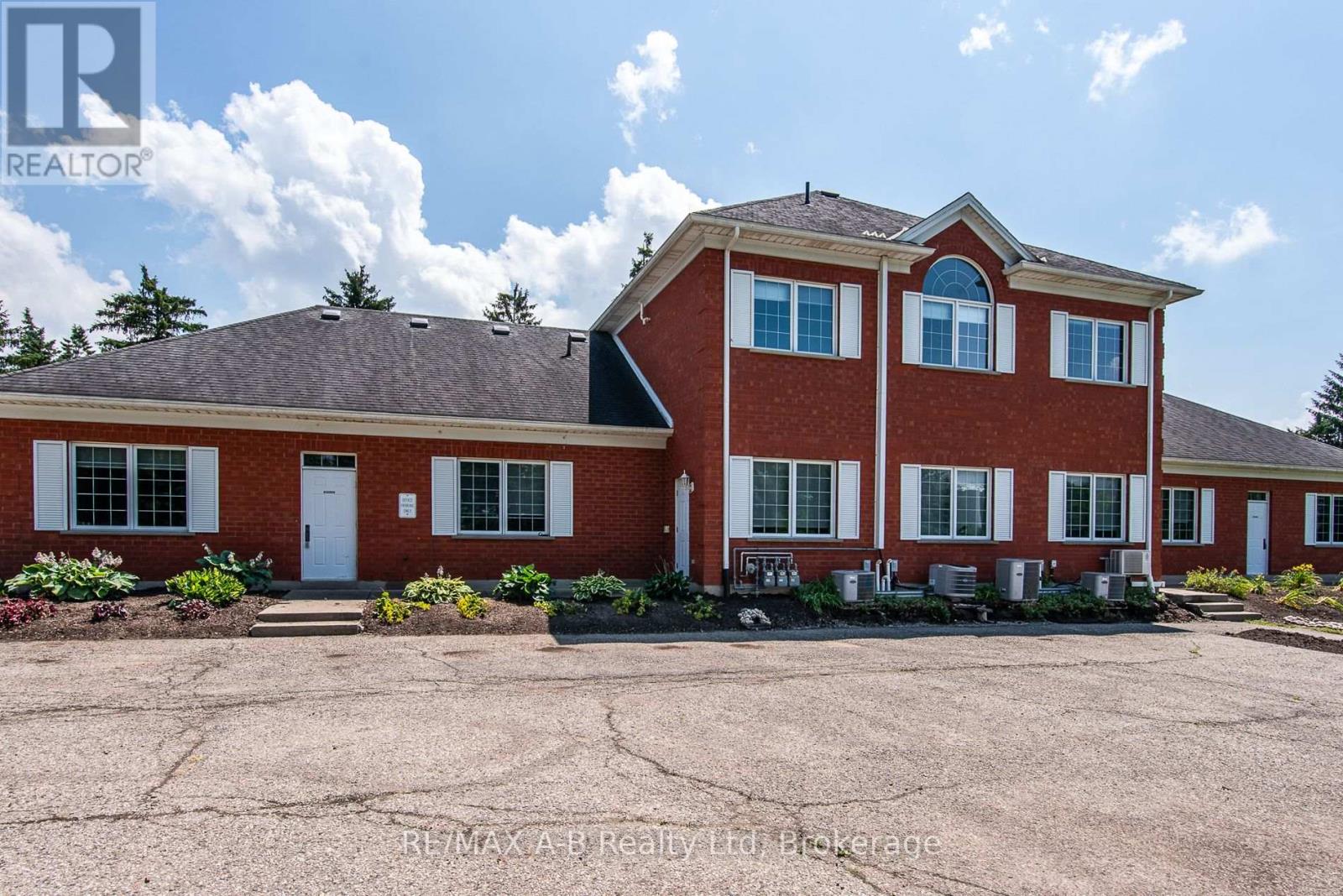 140 Foundry Street, Wilmot, Ontario  N3A 2P7 - Photo 4 - X12284106