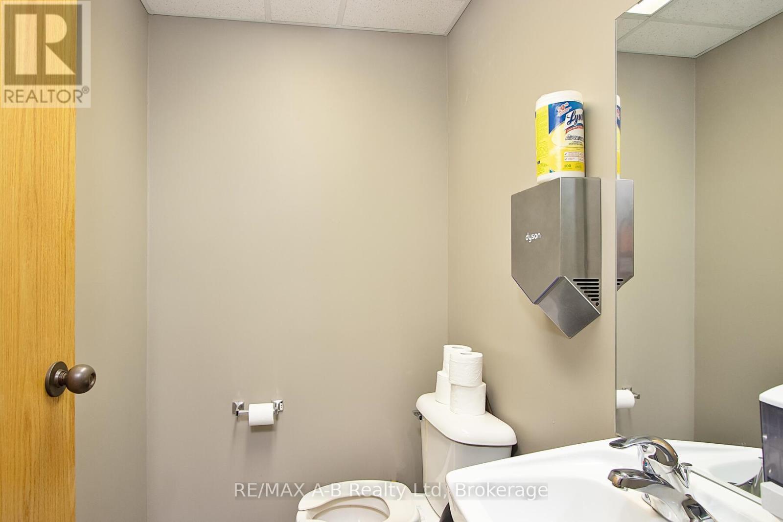 140 Foundry Street, Wilmot, Ontario  N3A 2P7 - Photo 46 - X12284106