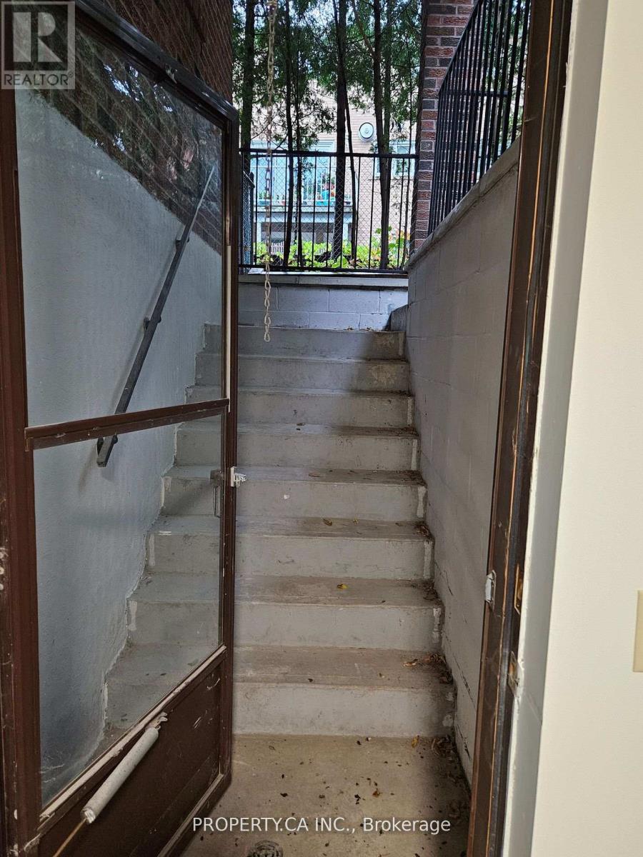 Bsmt - 16 Fleming Drive, Toronto (Bayview Woods-Steeles), Ontario  M2K 2N9 - Photo 20 - C12284061