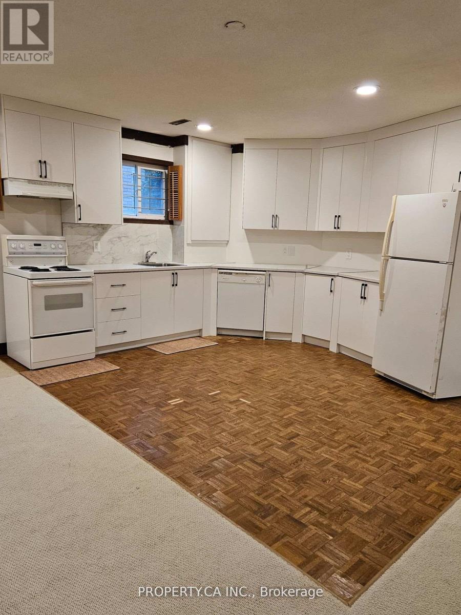Bsmt - 16 Fleming Drive, Toronto (Bayview Woods-Steeles), Ontario  M2K 2N9 - Photo 5 - C12284061