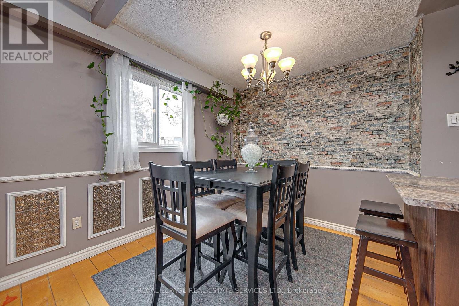 24 Deer Run Crescent, Bradford West Gwillimbury, Ontario  L3Z 1N2 - Photo 17 - N12284041