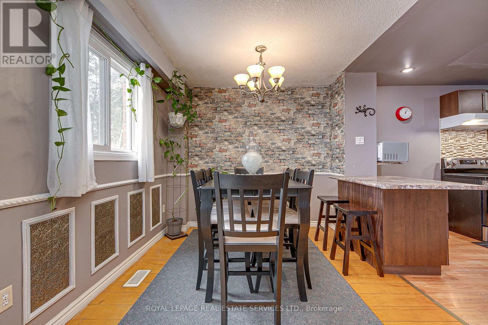 24 Deer Run Crescent, Bradford West Gwillimbury, Ontario  L3Z 1N2 - Photo 18 - N12284041