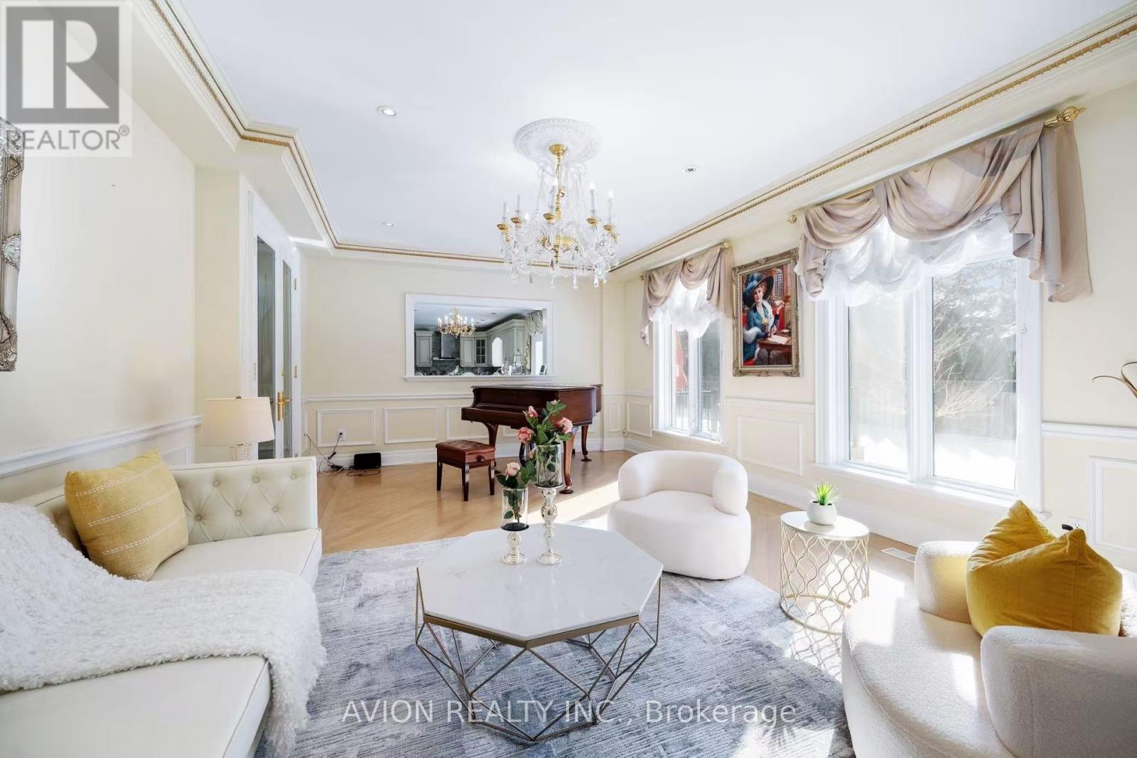 13 Bayview Forest Lane, Markham, Ontario  L3T 7S4 - Photo 10 - N12284093