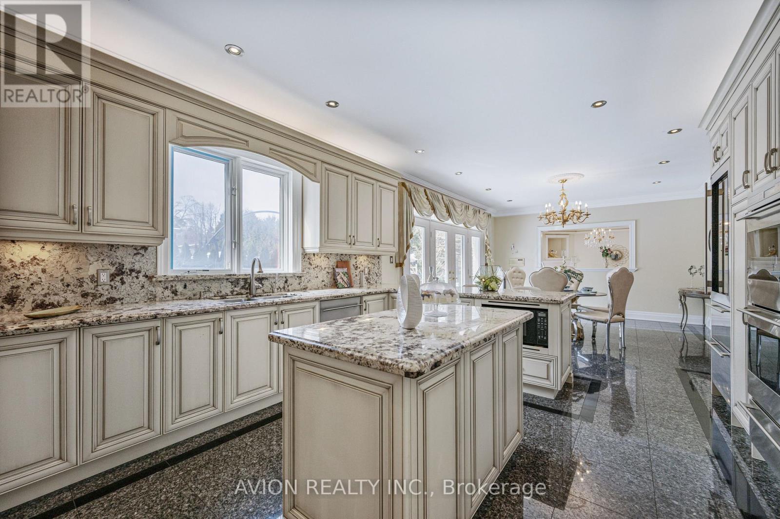 13 Bayview Forest Lane, Markham, Ontario  L3T 7S4 - Photo 13 - N12284093