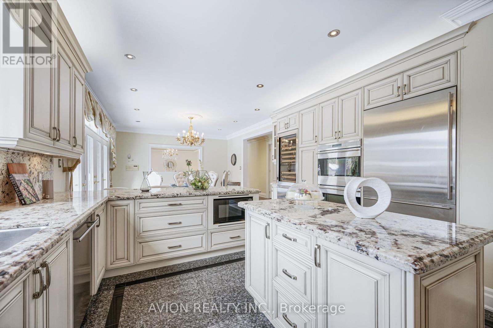 13 Bayview Forest Lane, Markham, Ontario  L3T 7S4 - Photo 14 - N12284093