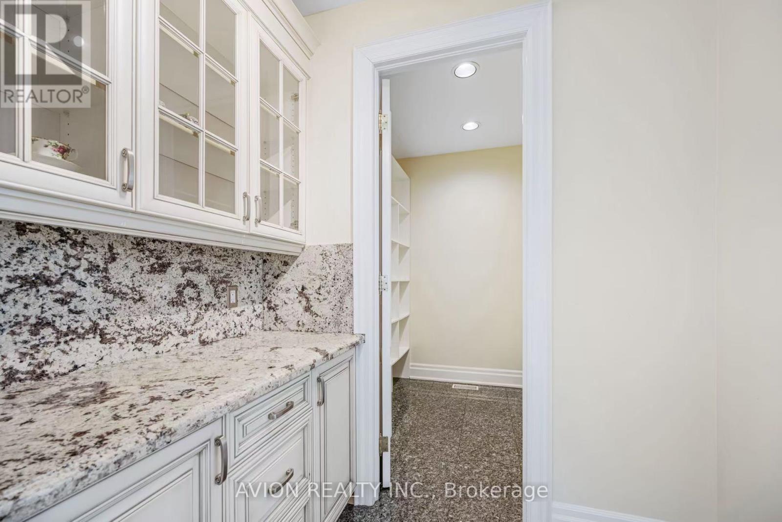 13 Bayview Forest Lane, Markham, Ontario  L3T 7S4 - Photo 17 - N12284093