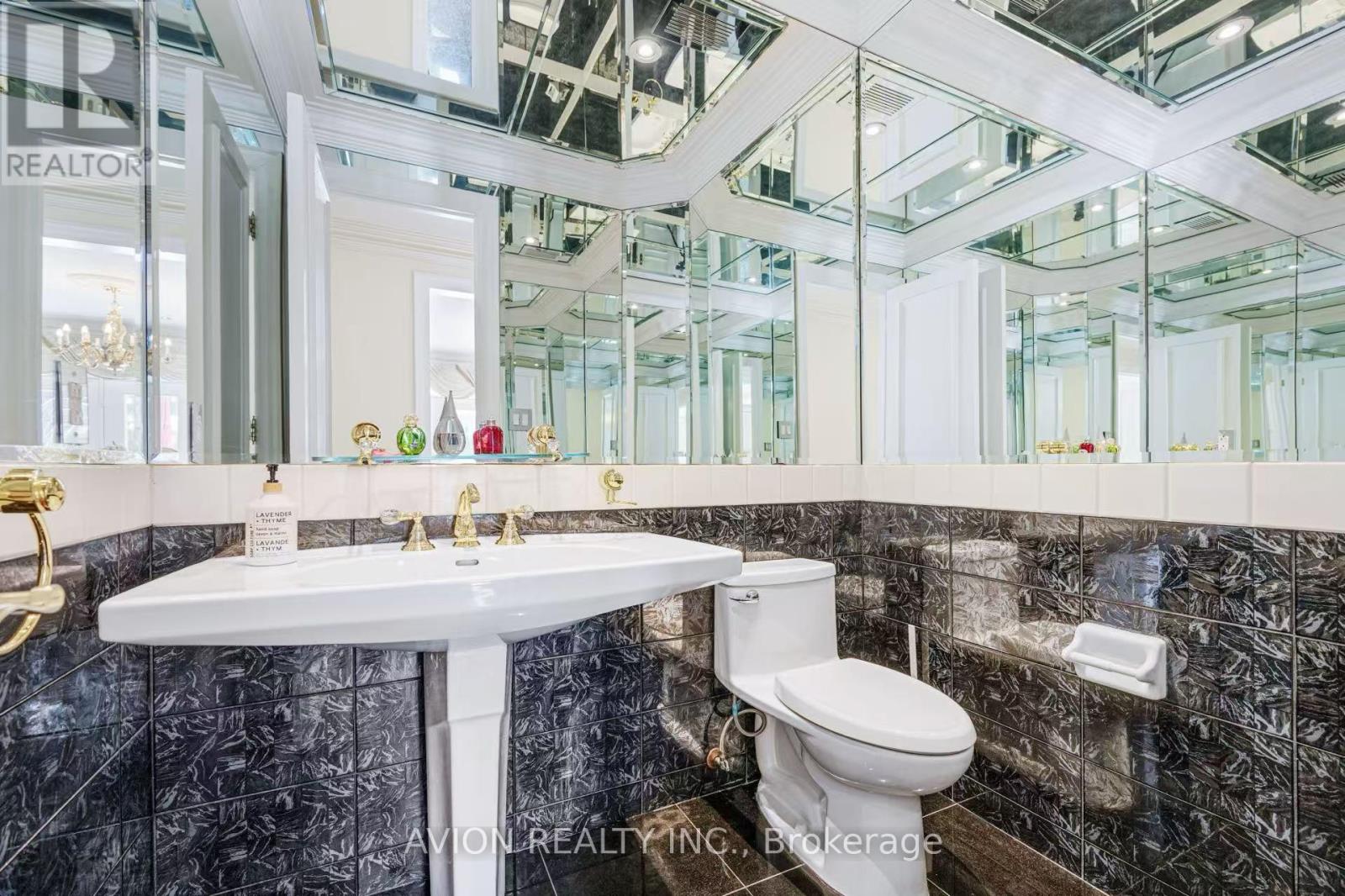 13 Bayview Forest Lane, Markham, Ontario  L3T 7S4 - Photo 27 - N12284093