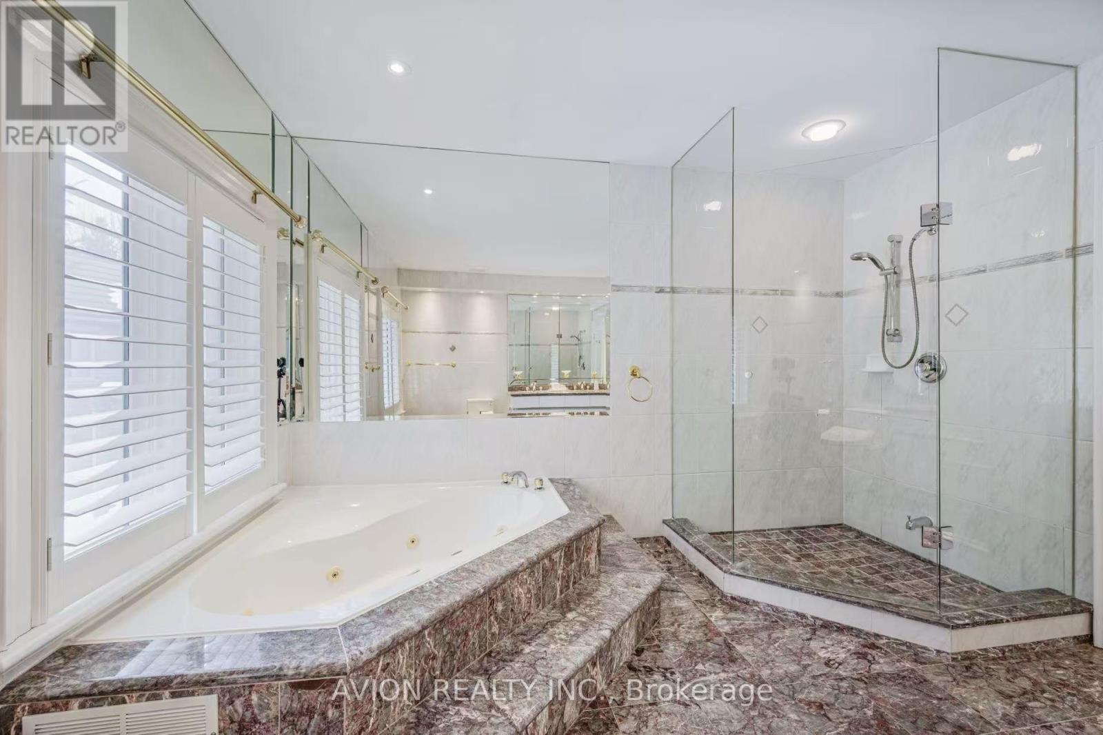13 Bayview Forest Lane, Markham, Ontario  L3T 7S4 - Photo 37 - N12284093