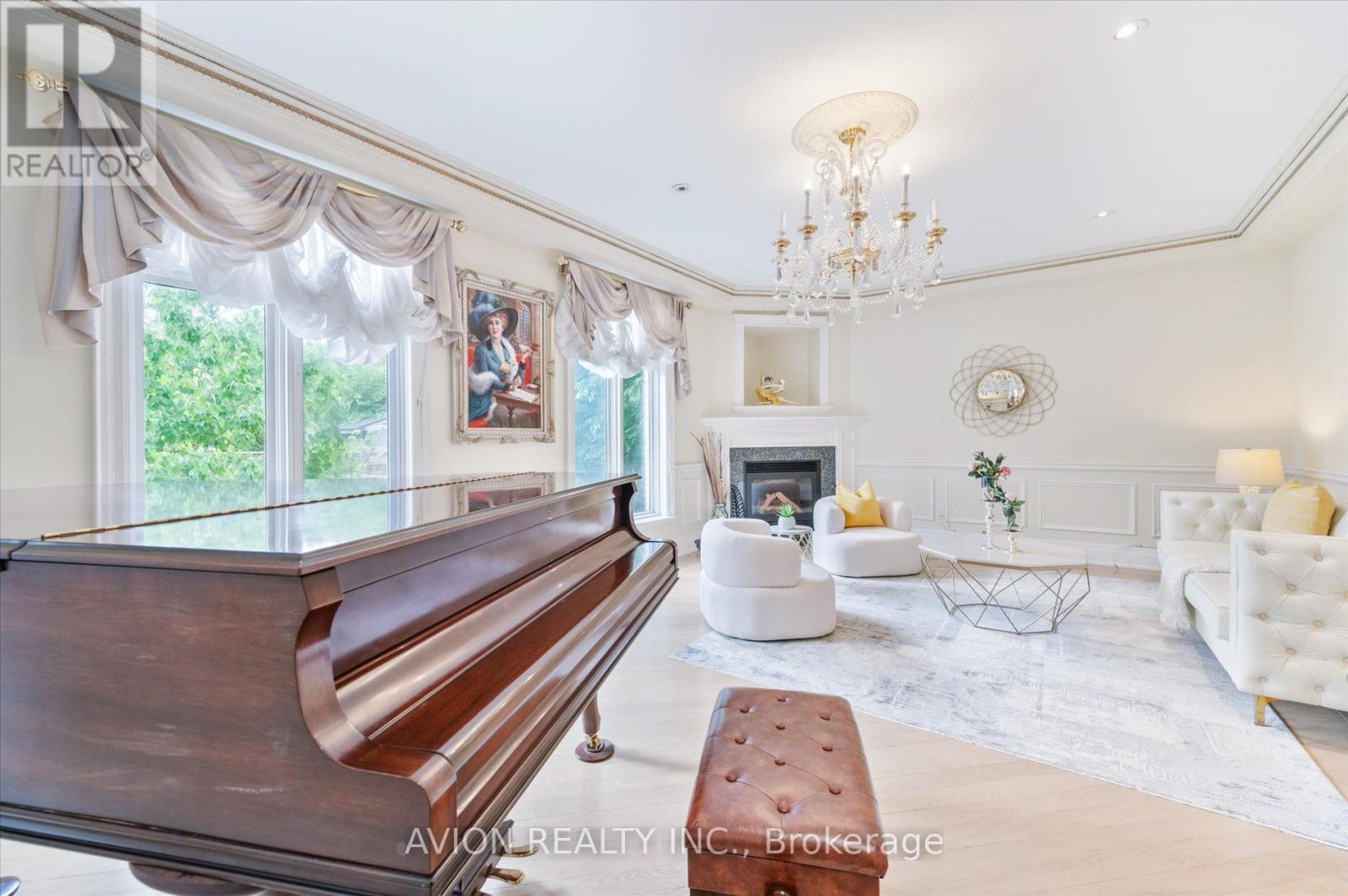 13 Bayview Forest Lane, Markham, Ontario  L3T 7S4 - Photo 7 - N12284093