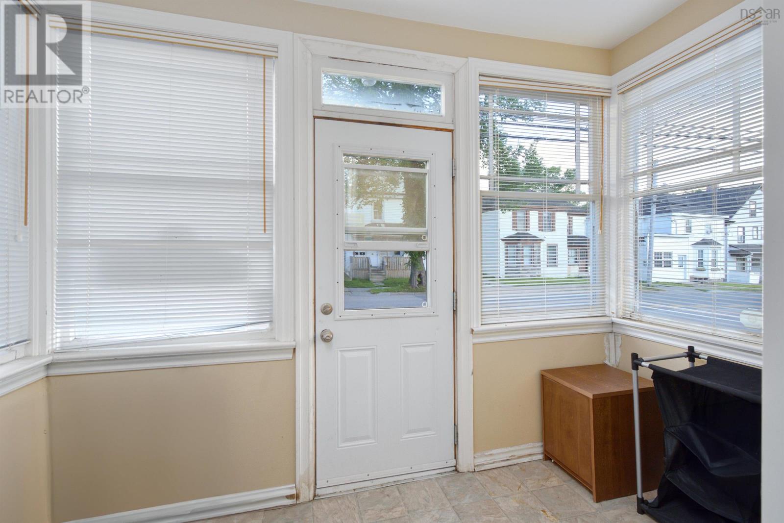 341 Townsend Street, Sydney, Nova Scotia  B1P 5G1 - Photo 11 - 202517620