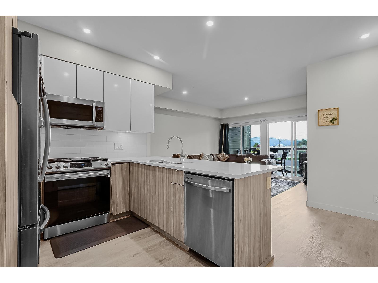 312 2649 James Street, Abbotsford, British Columbia  V2T 3L6 - Photo 3 - R3026259