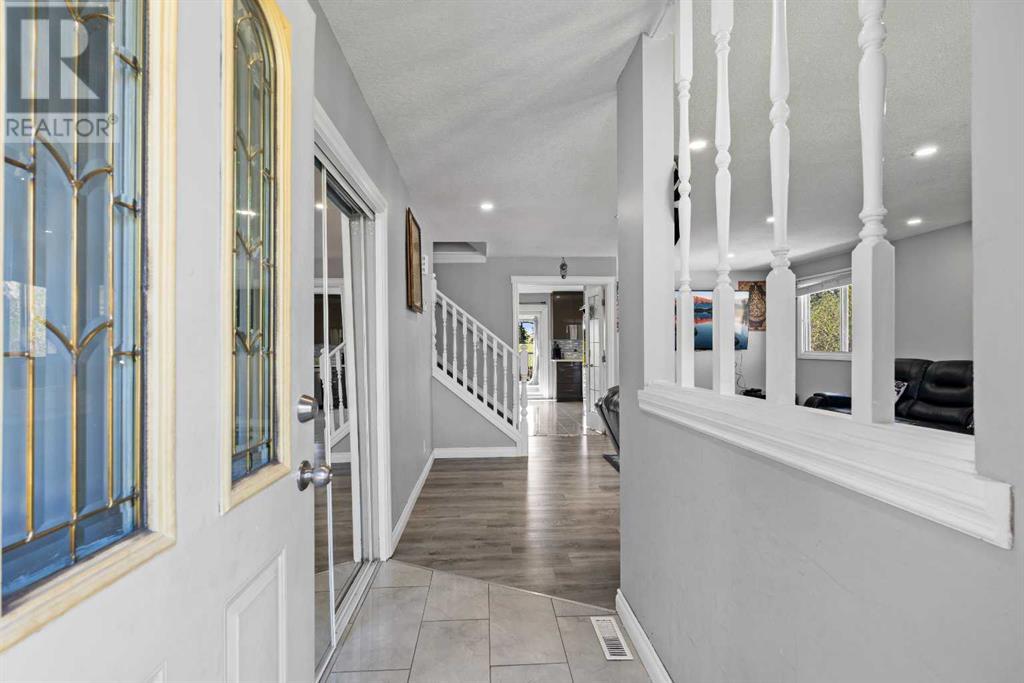 Property at 12 Whitefield Crescent NE image 5