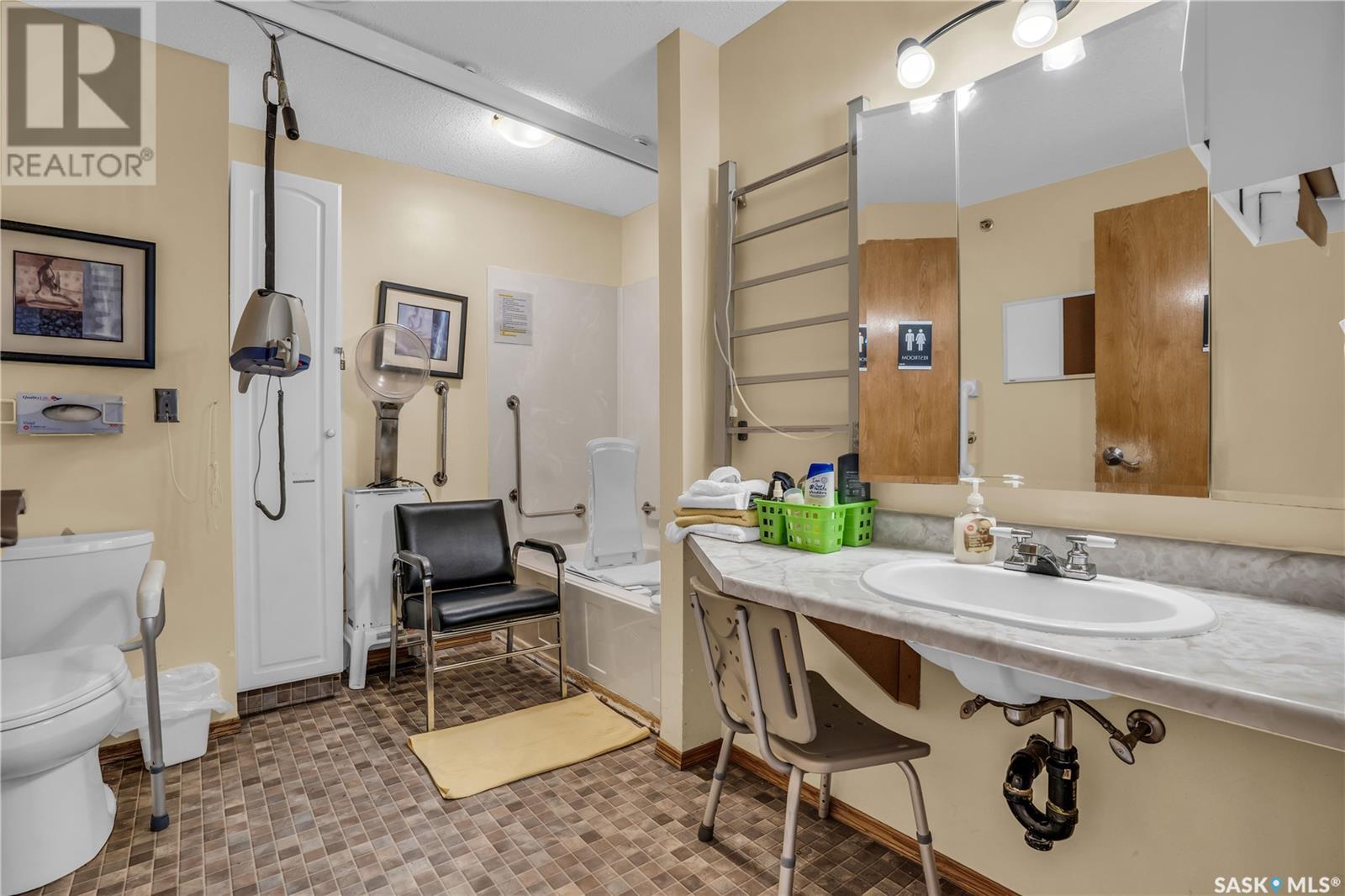 226 Hansen Drive, Regina, Saskatchewan  S4X 2Y6 - Photo 25 - SK012563