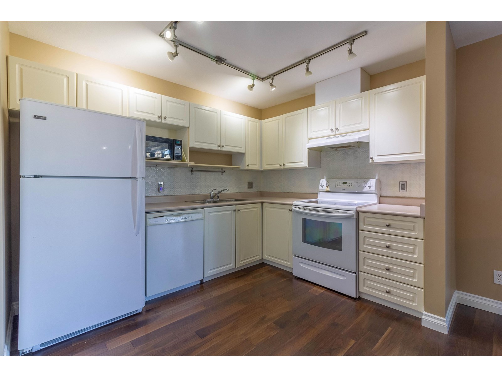405 7505 138 Street, Surrey, British Columbia  V3W 0W6 - Photo 10 - R3026669