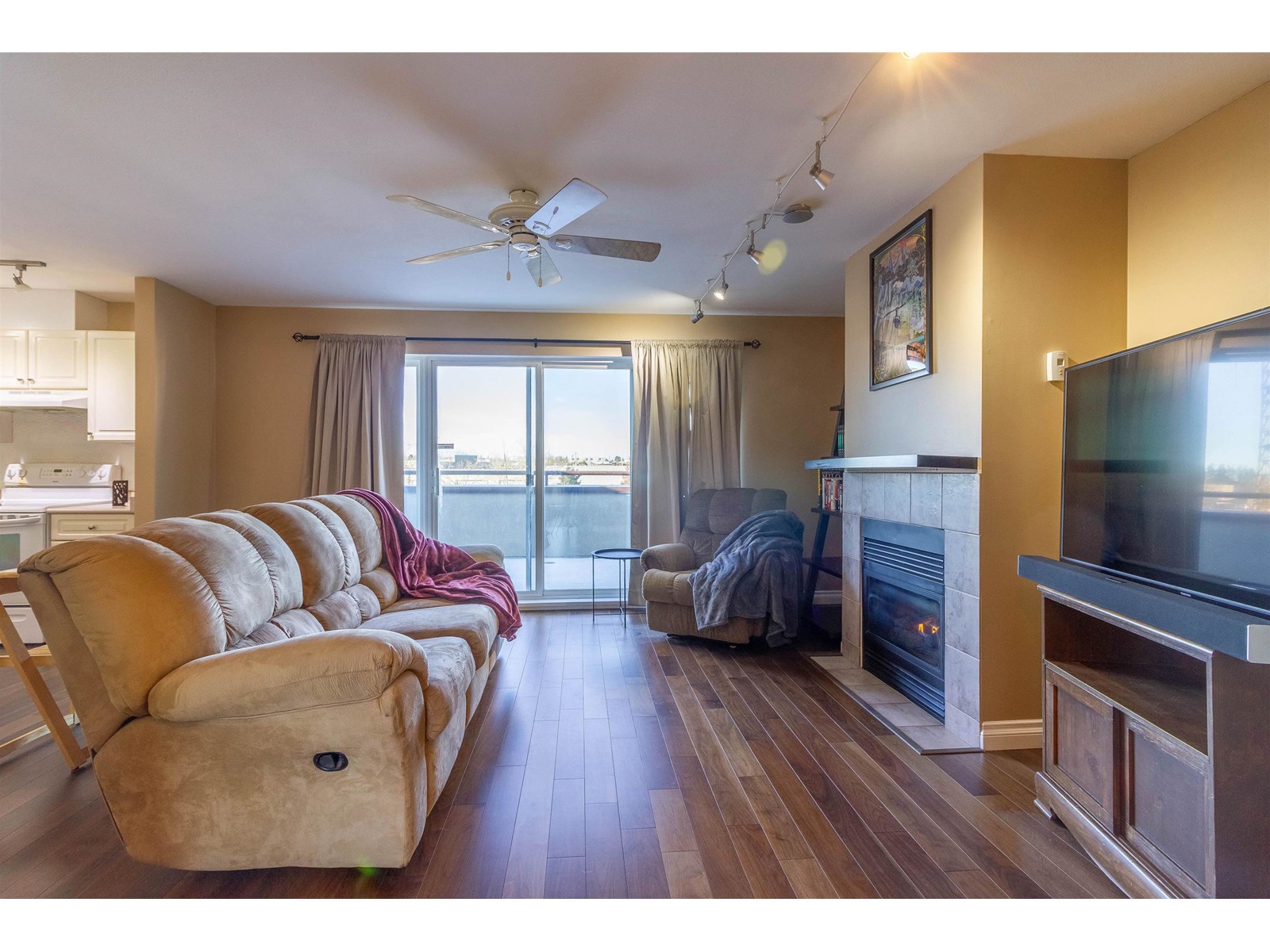 405 7505 138 Street, Surrey, British Columbia  V3W 0W6 - Photo 2 - R3026669