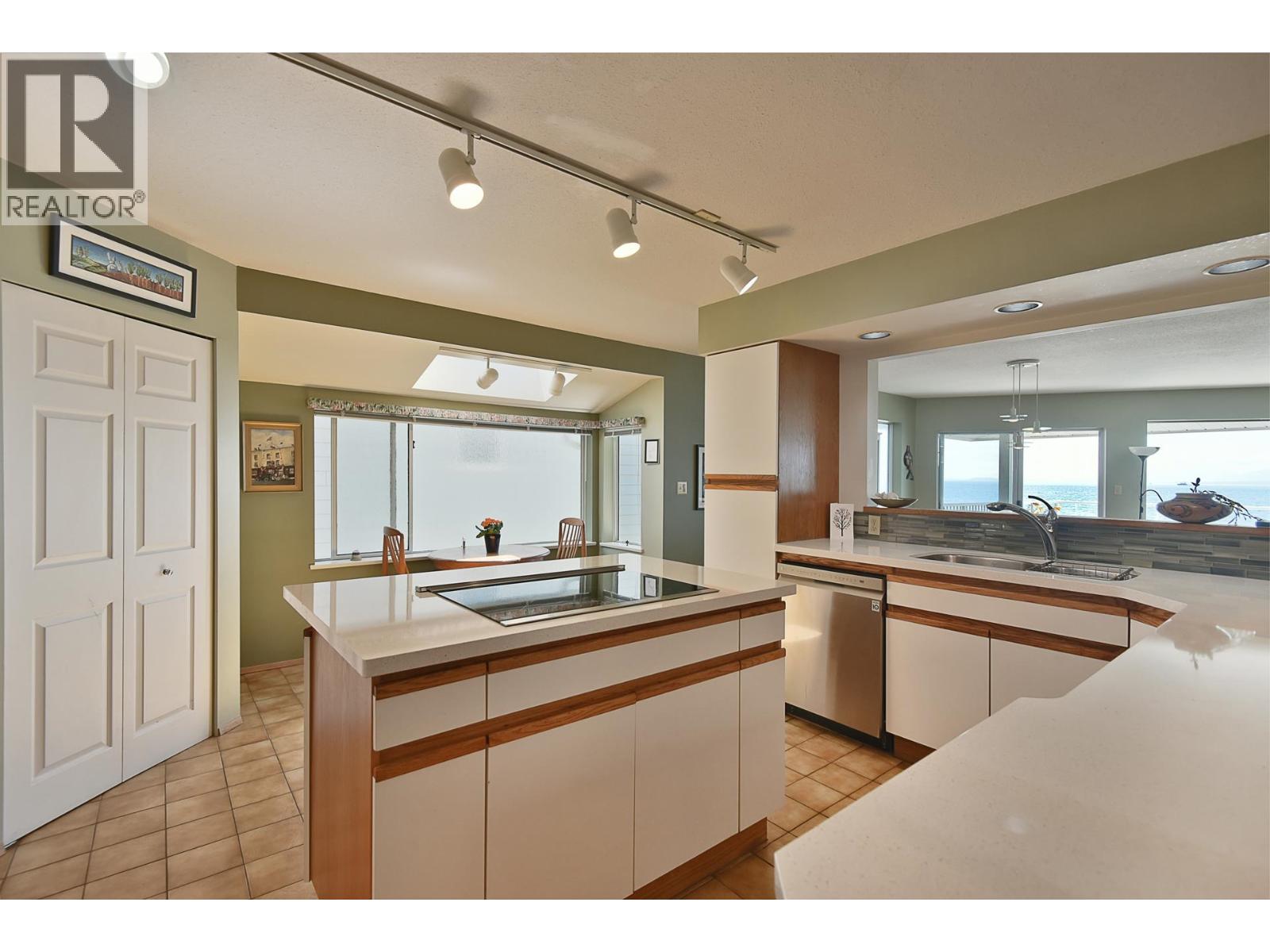 2755-2757 Lower Road, Roberts Creek, British Columbia  V0N 2W4 - Photo 9 - R3026535