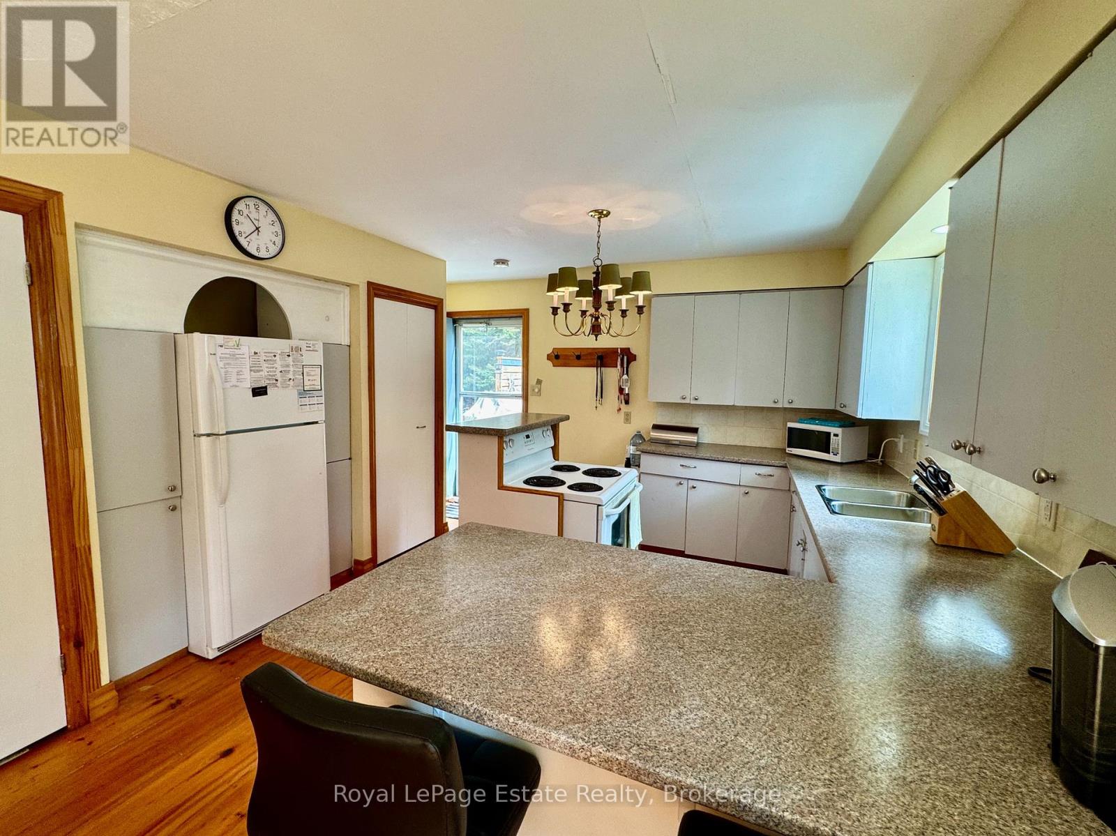 234 Ogimah Road, Native Leased Lands, Ontario  N0H 2G0 - Photo 14 - X12284241