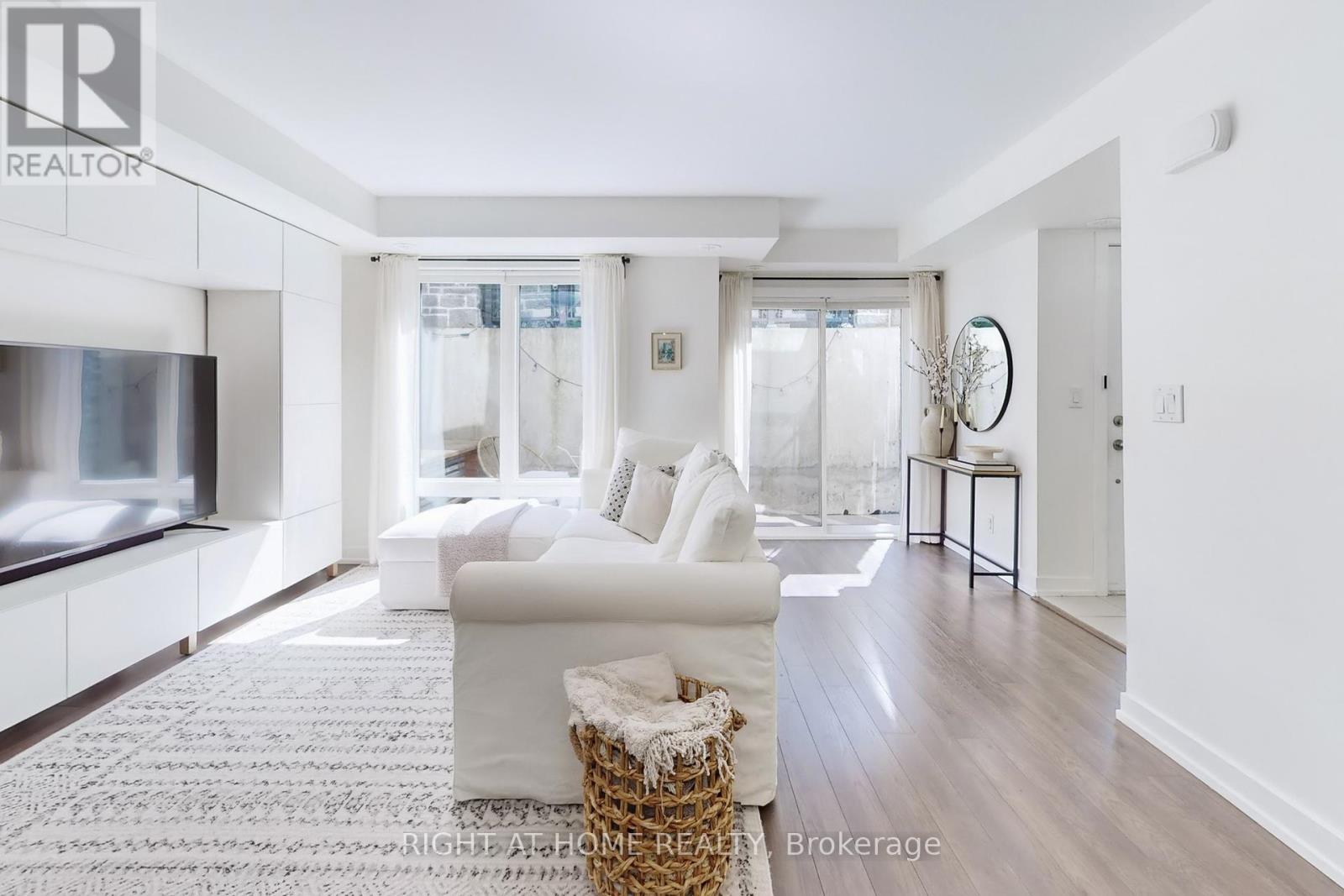 Property at 129 - 2 DUNSHEATH WAY image 4