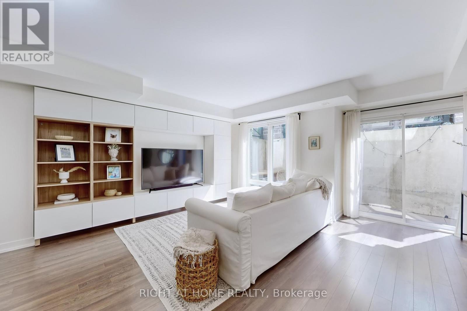 Property at 129 - 2 DUNSHEATH WAY image 5