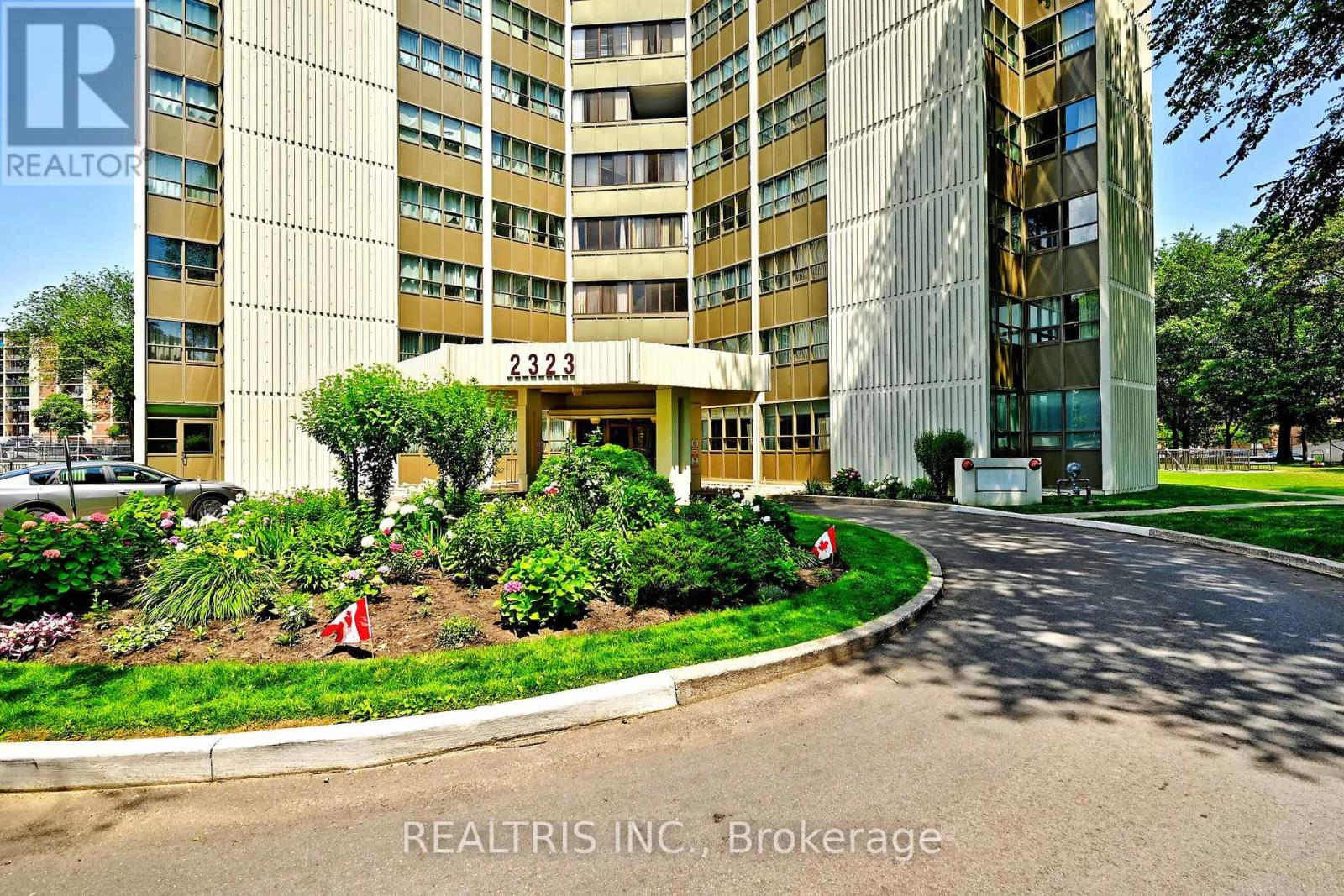 807 - 2323 CONFEDERATION PARKWAY, Mississauga, Ontario