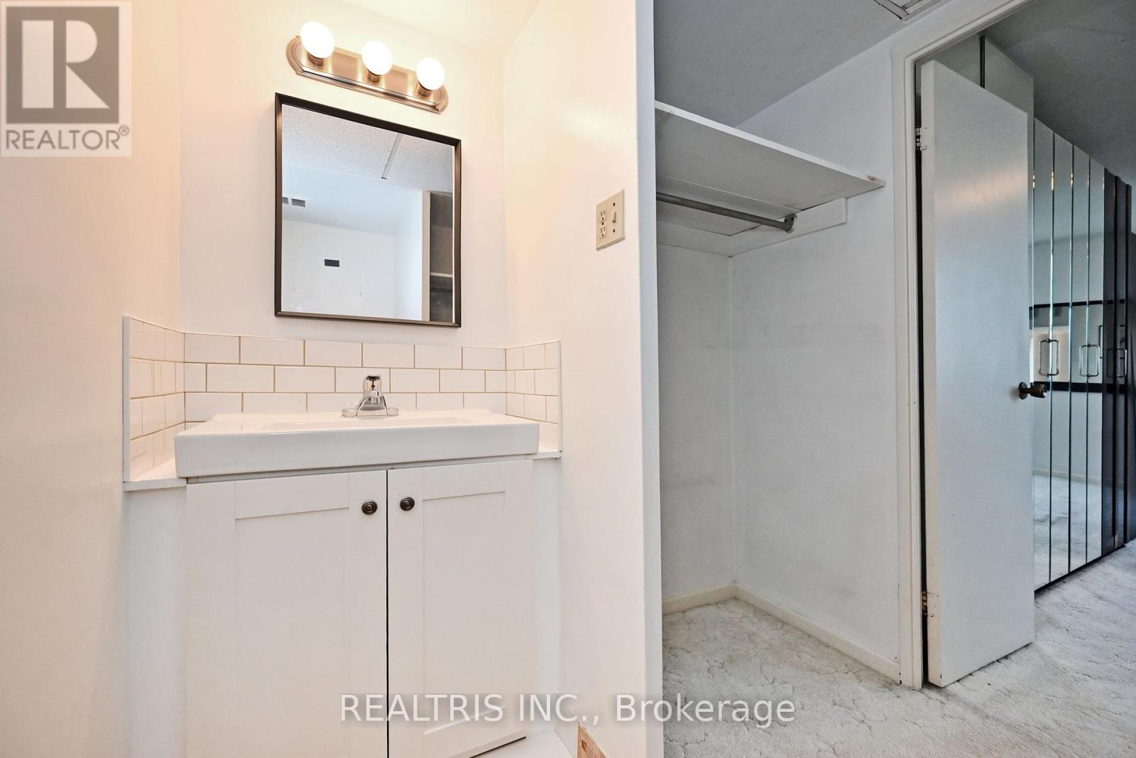 807 - 2323 Confederation Parkway, Mississauga (Cooksville), Ontario  L5B 1R6 - Photo 23 - W12284149