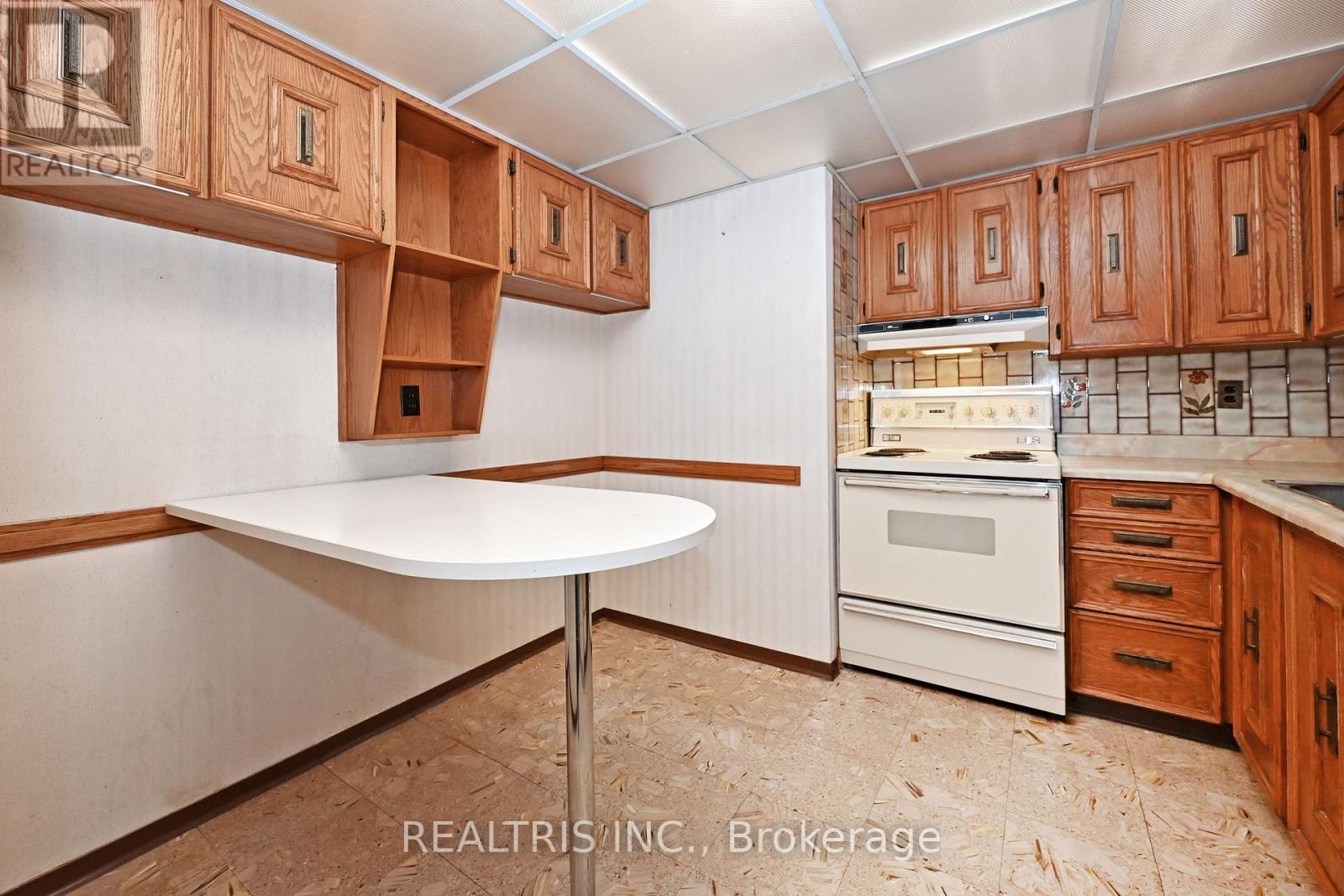 807 - 2323 Confederation Parkway, Mississauga (Cooksville), Ontario  L5B 1R6 - Photo 8 - W12284149