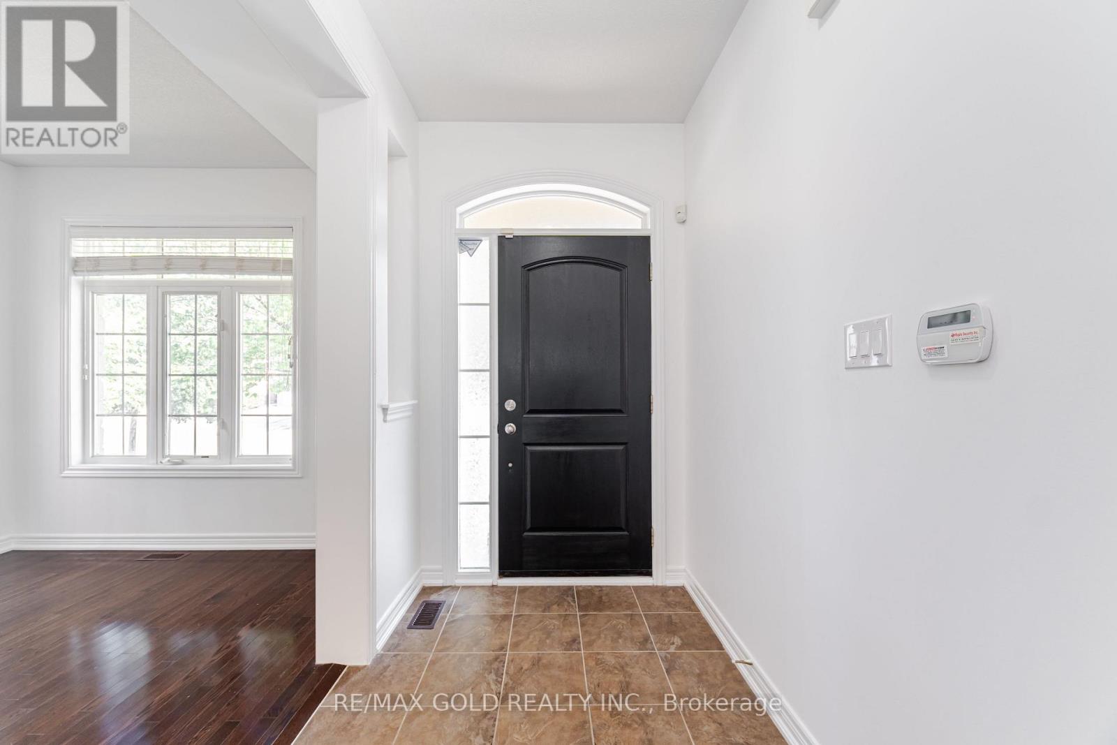 5288 Longford Crescent, Mississauga, Ontario  L5M 0J3 - Photo 4 - W12284167