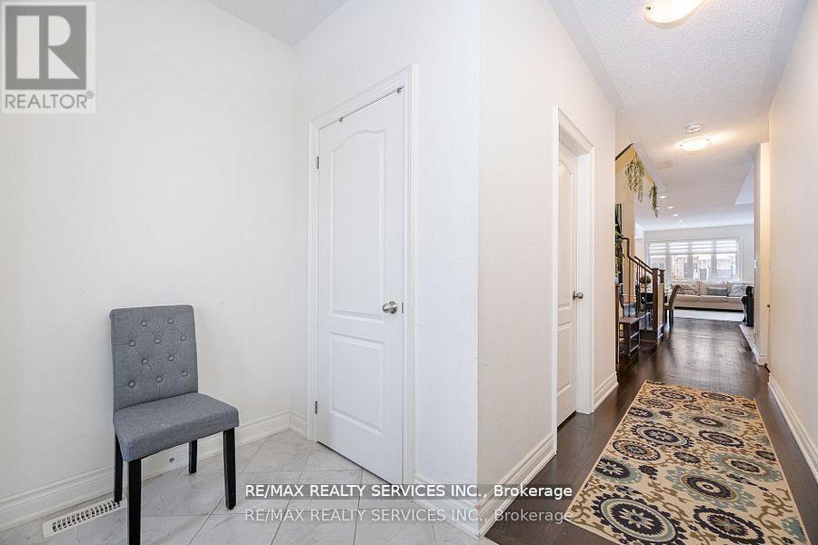 Property at 7 LADY EVELYN CRESCENT image 3
