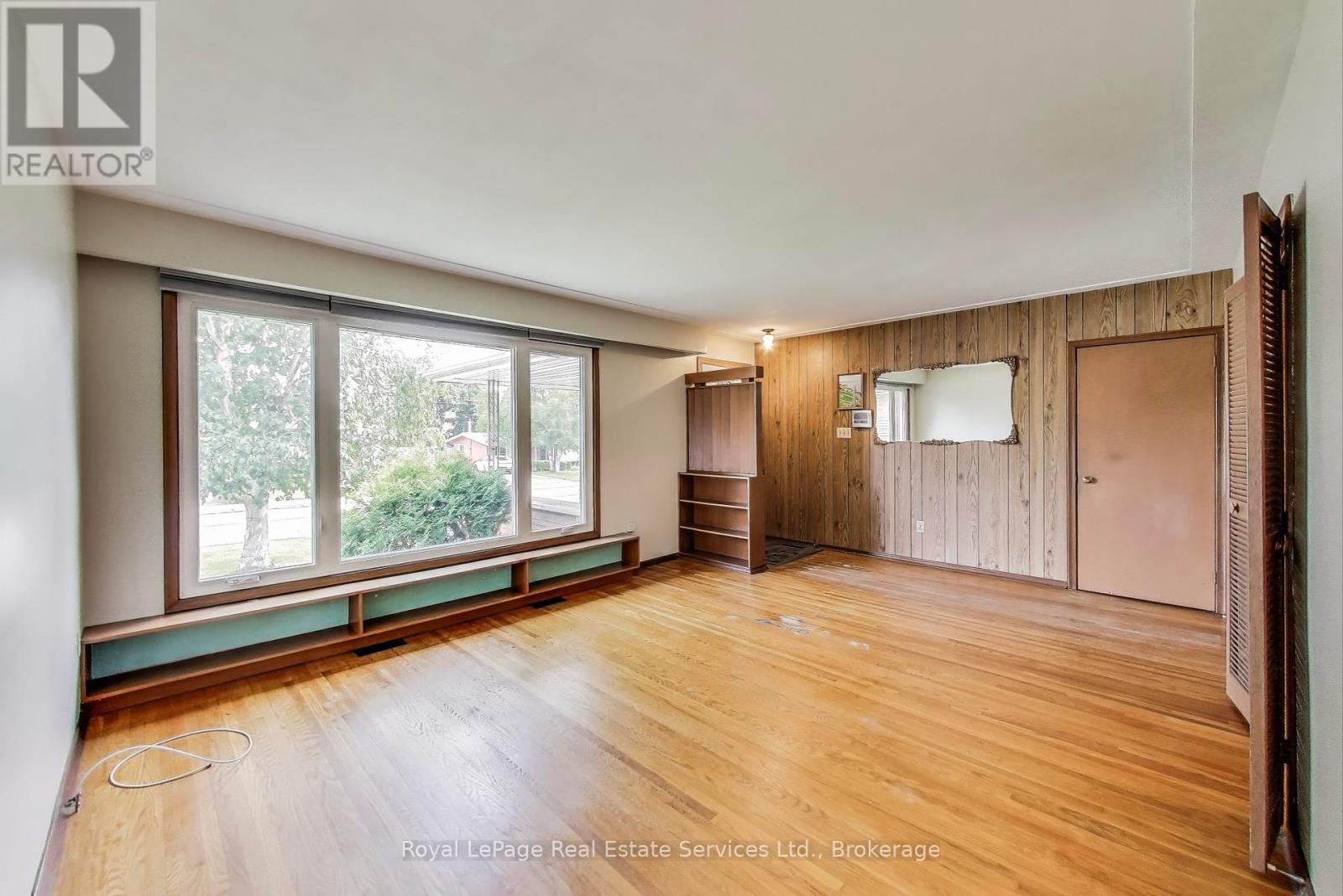 Property at 25 SANDRINGHAM AVENUE image 5