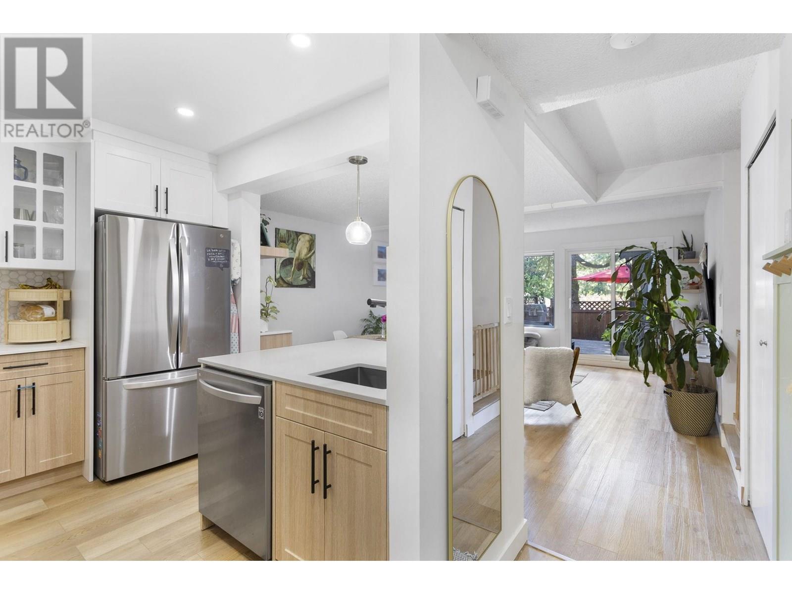 915 Britton Drive, Port Moody, British Columbia  V3H 3S5 - Photo 9 - R3026518