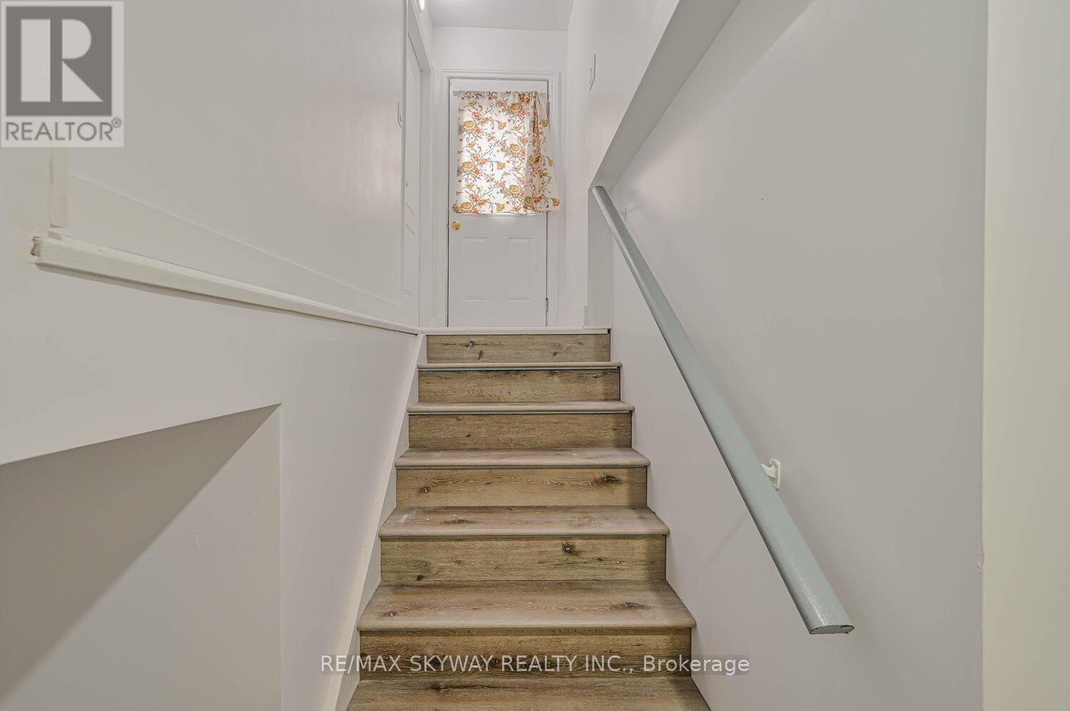 7517 Lully Court, Mississauga, Ontario  L4T 2P2 - Photo 23 - W12284243