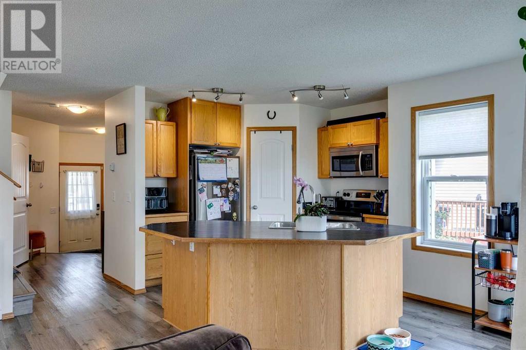 Property at 190 Everoak Gardens SW image 5