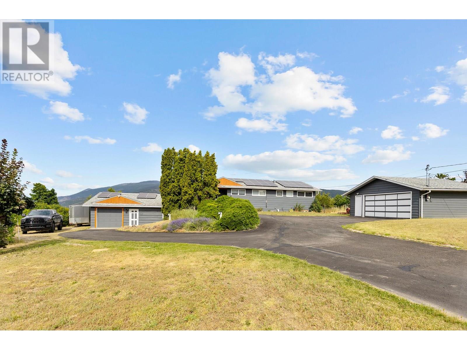 136 Stepping Stones Crescent, Spallumcheen, British Columbia  V1H 1X2 - Photo 3 - 10355957