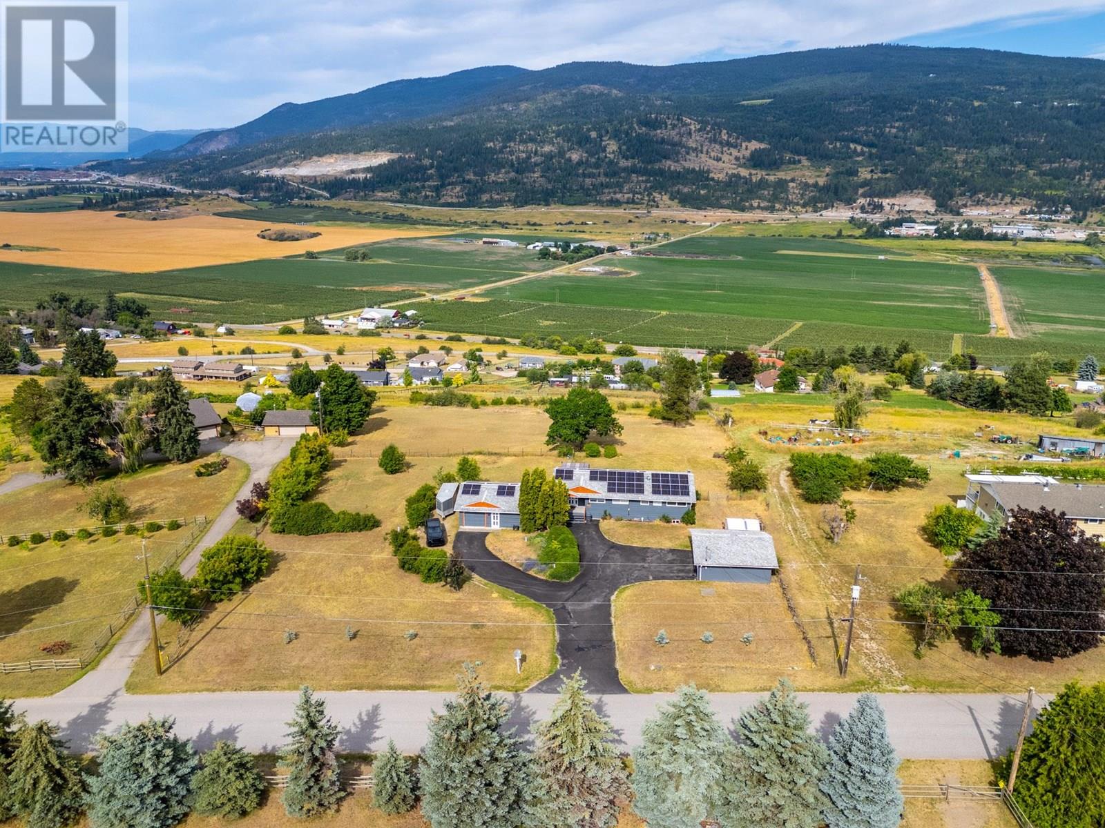 136 Stepping Stones Crescent, Spallumcheen, British Columbia  V1H 1X2 - Photo 2 - 10355957