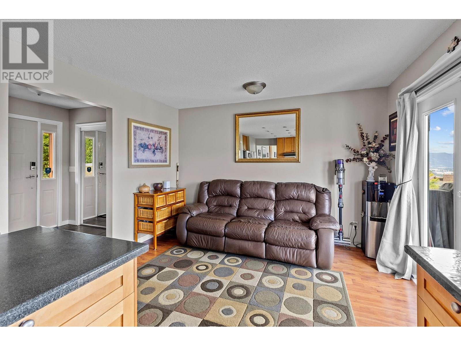 136 Stepping Stones Crescent, Spallumcheen, British Columbia  V1H 1X2 - Photo 9 - 10355957