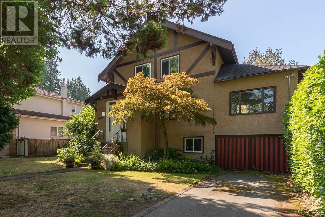 2402 W 34TH AVENUE, Vancouver, British Columbia