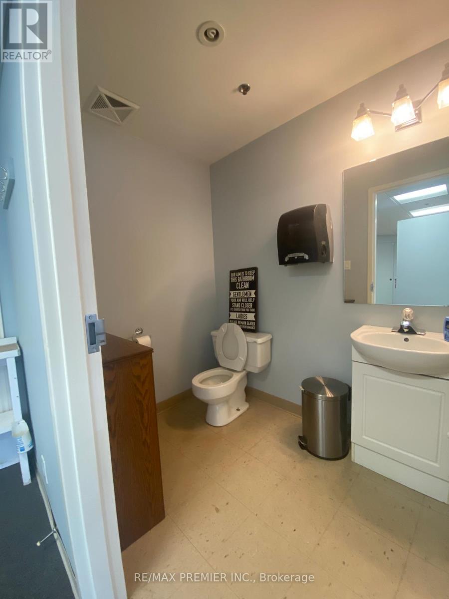 16 - 140 Regina Road, Vaughan, Ontario  L4L 8N1 - Photo 5 - N12278420