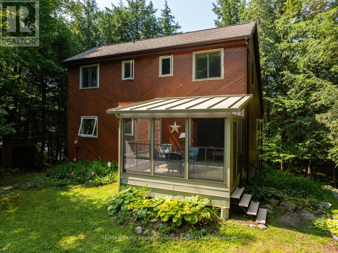 18 Meharg Drive, Mckellar, Ontario  P2A 0B5 - Photo 1 - X12240987