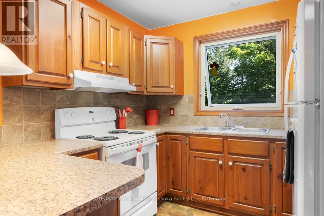 18 Meharg Drive, Mckellar, Ontario  P2A 0B5 - Photo 24 - X12240987