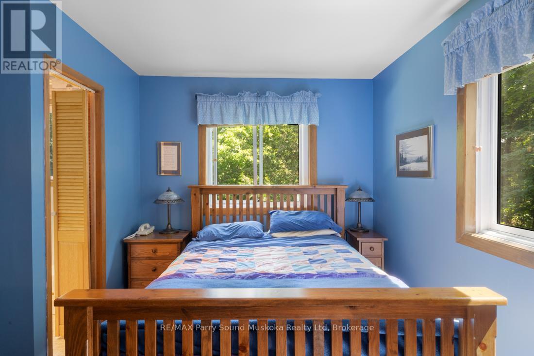 18 Meharg Drive, Mckellar, Ontario  P2A 0B5 - Photo 43 - X12240987