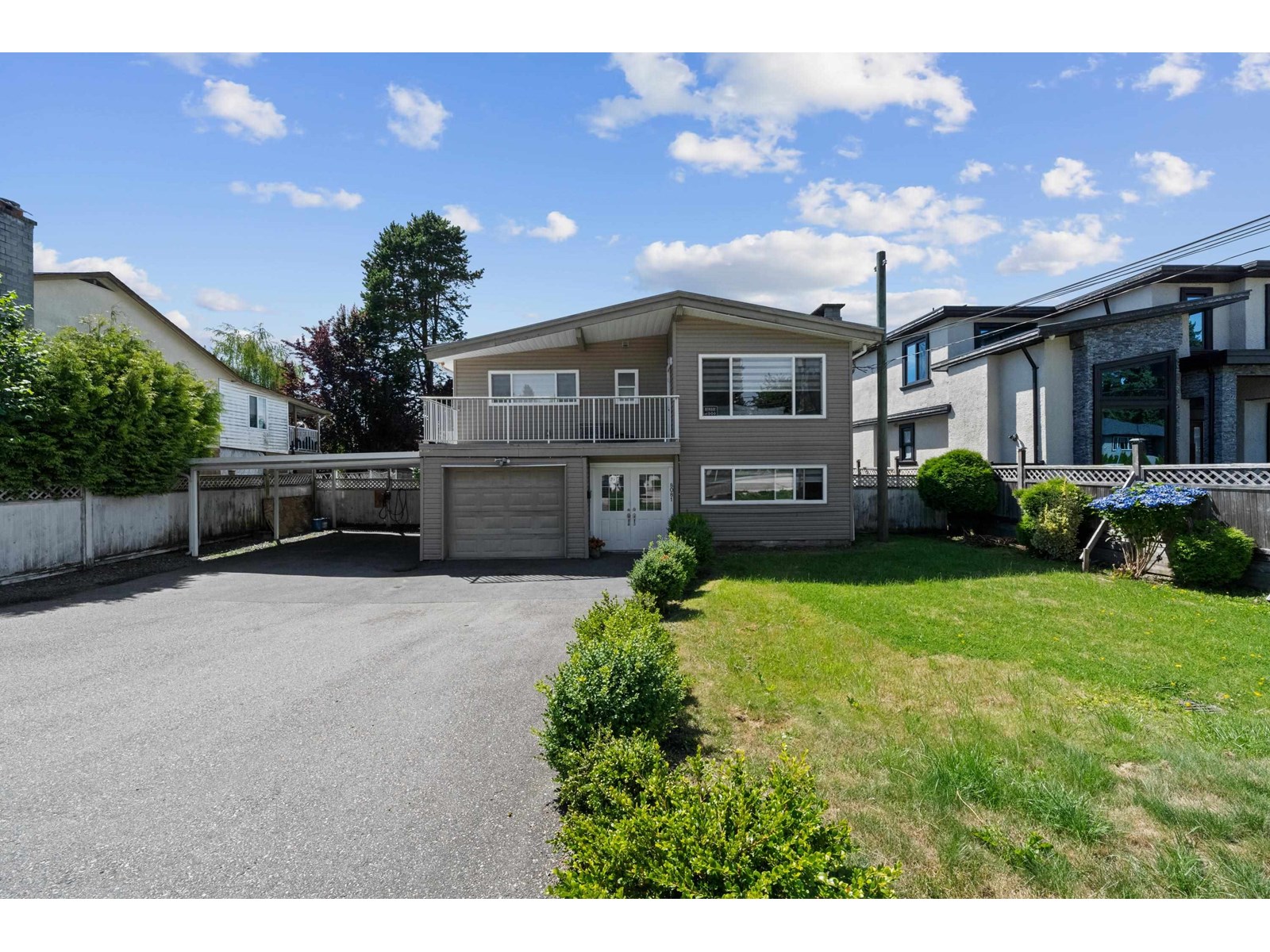Property at 8081 112TH STREET image 2