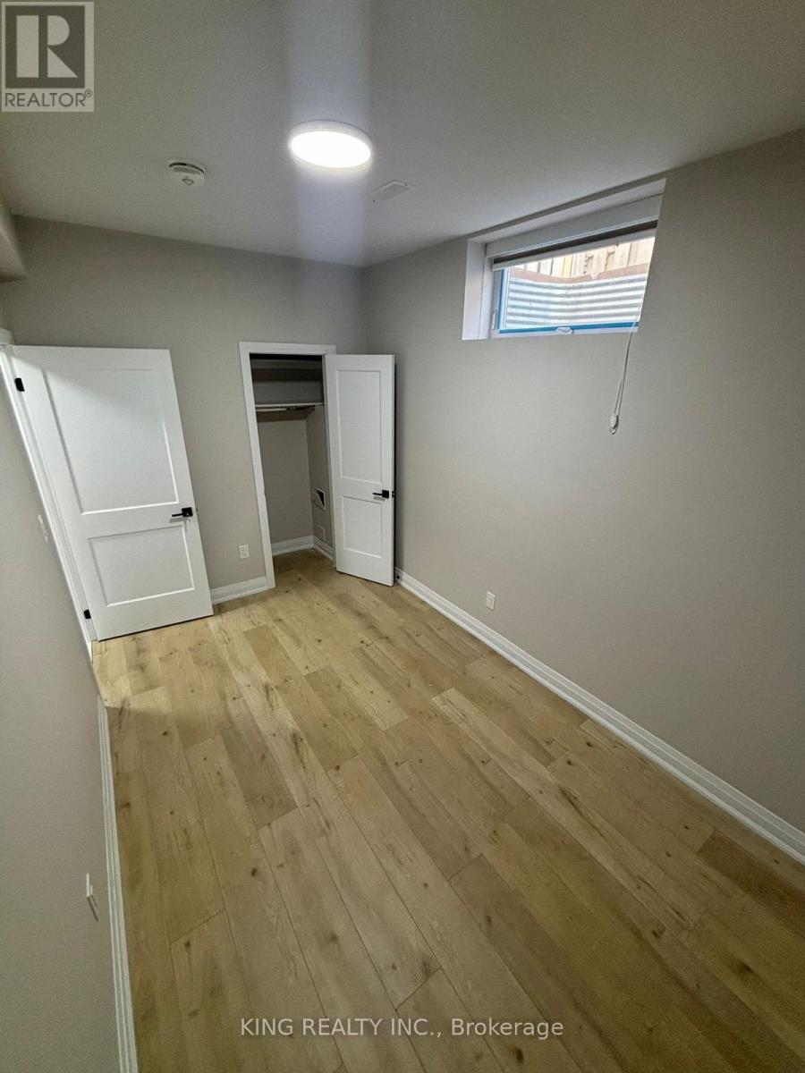 3311 Dwiggin Avenue, Mississauga, Ontario  L4T 3J3 - Photo 9 - W12284298